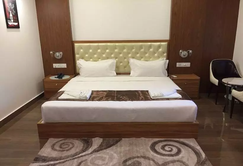 Hotelli Grand Paradise