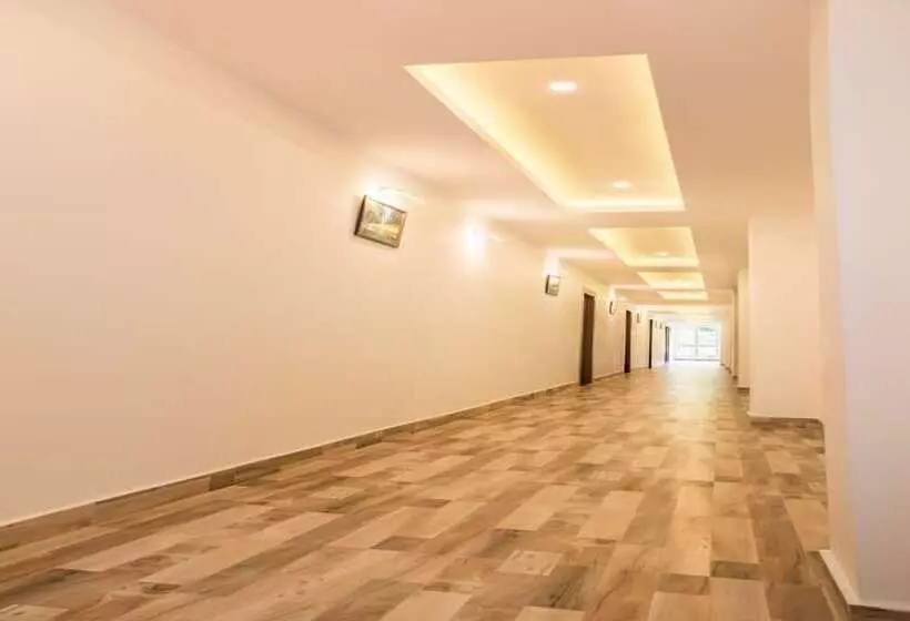 Hotelli Grand Paradise