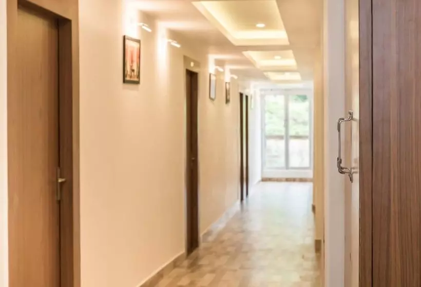 Hotelli Grand Paradise