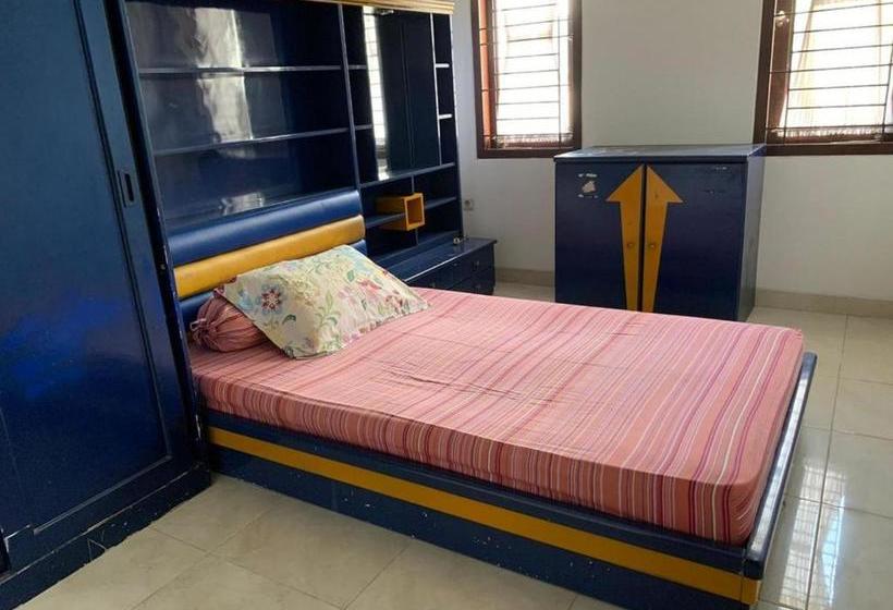 Hotel Oyo 2998 Tasha Kost