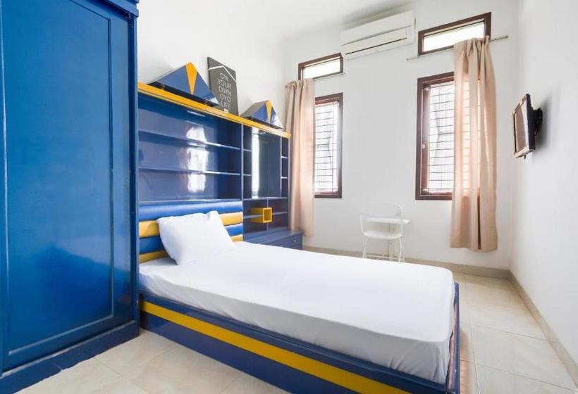 Hotel Oyo 2998 Tasha Kost