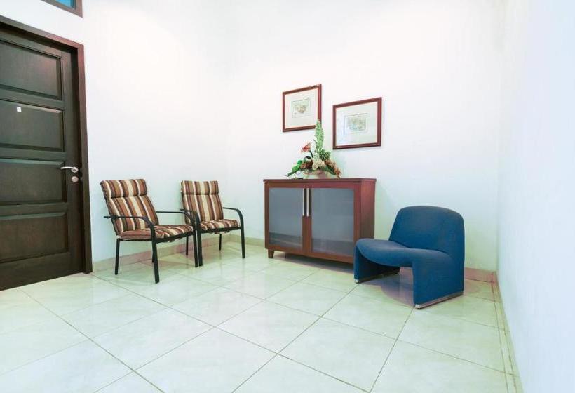 Hotel Oyo 2998 Tasha Kost