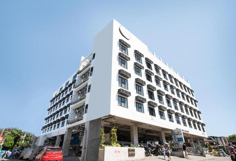 Отель Oyo 563 Mytown New York