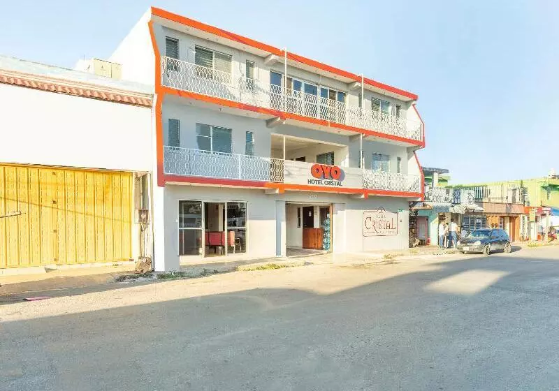 Hotelli Oyo  Cristal