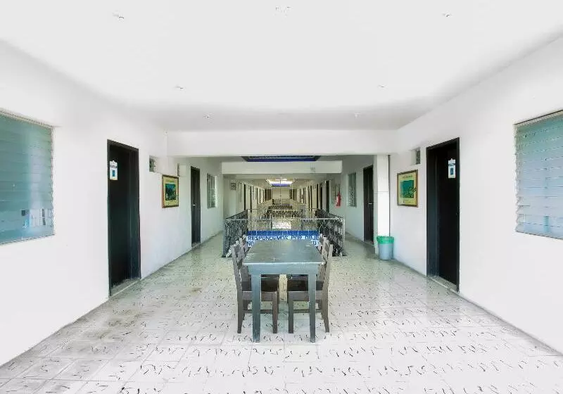 Hotelli Oyo  Cristal