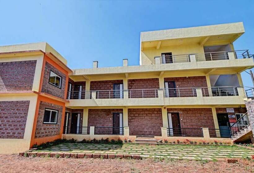 Hotell Aditya Hill View Inn