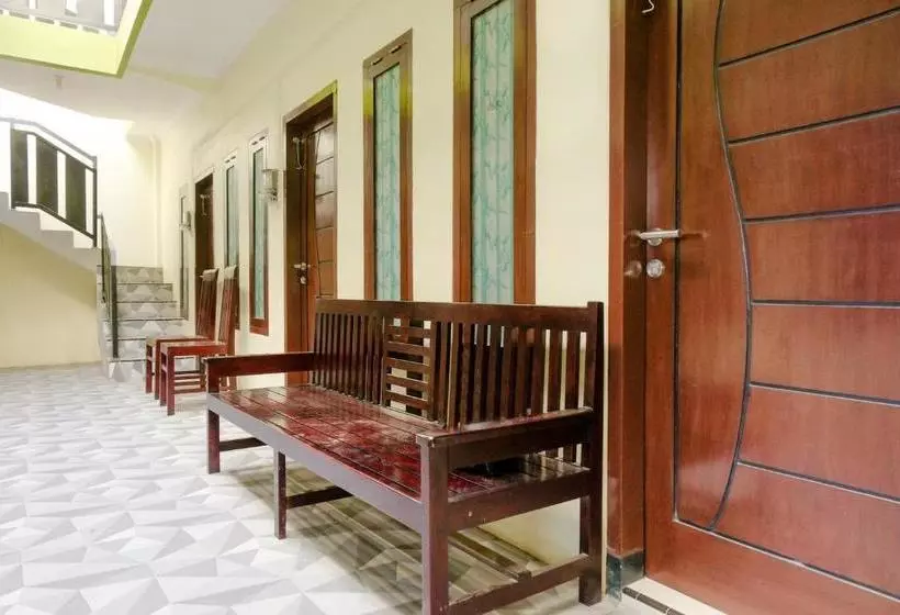 Hotelli Zulfina Homestay Syariah Mitra Reddoorz