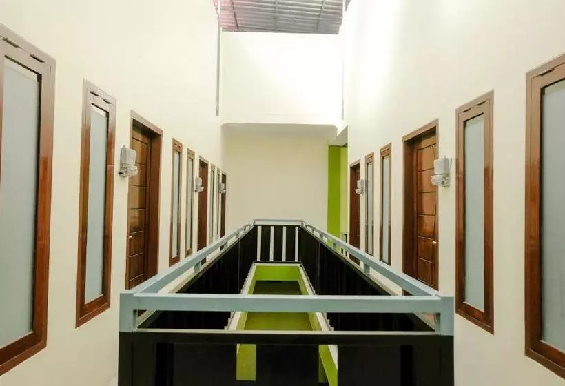 Hotelli Zulfina Homestay Syariah Mitra Reddoorz