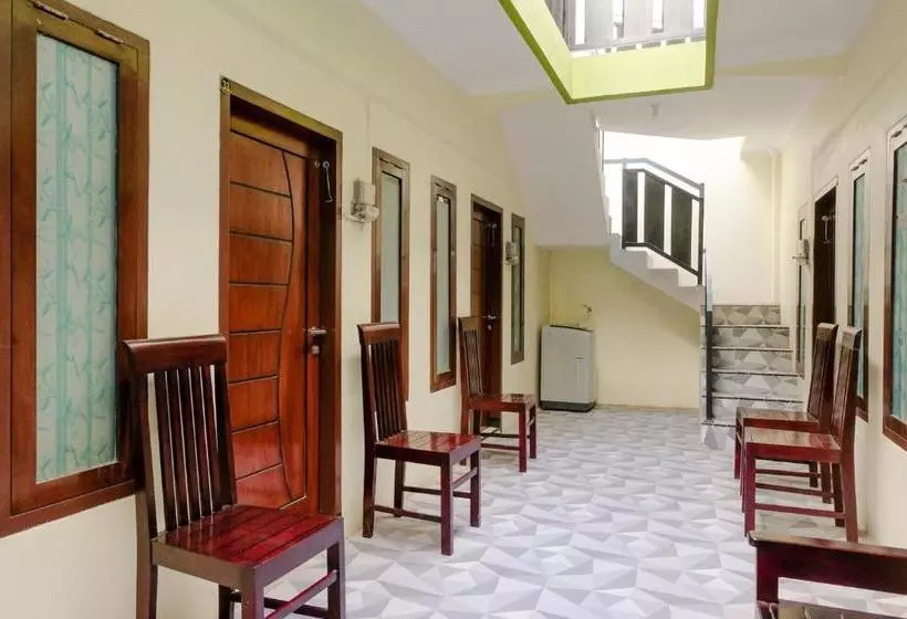 Hotelli Zulfina Homestay Syariah Mitra Reddoorz