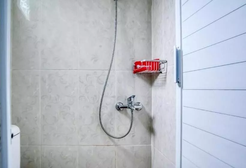 Hotelli Reddoorz Syariah Near Rsud Kota Bogor