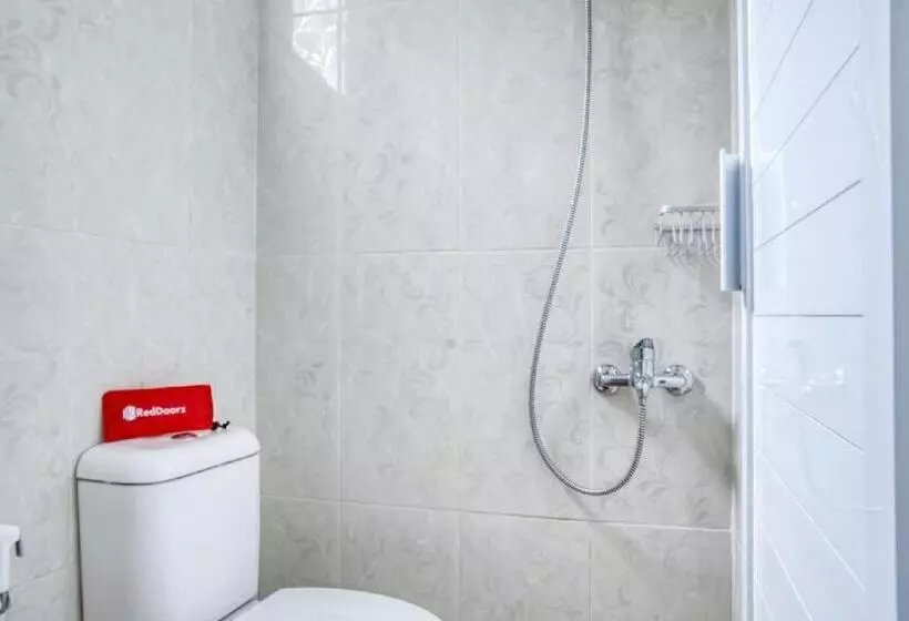 Hotelli Reddoorz Syariah Near Rsud Kota Bogor