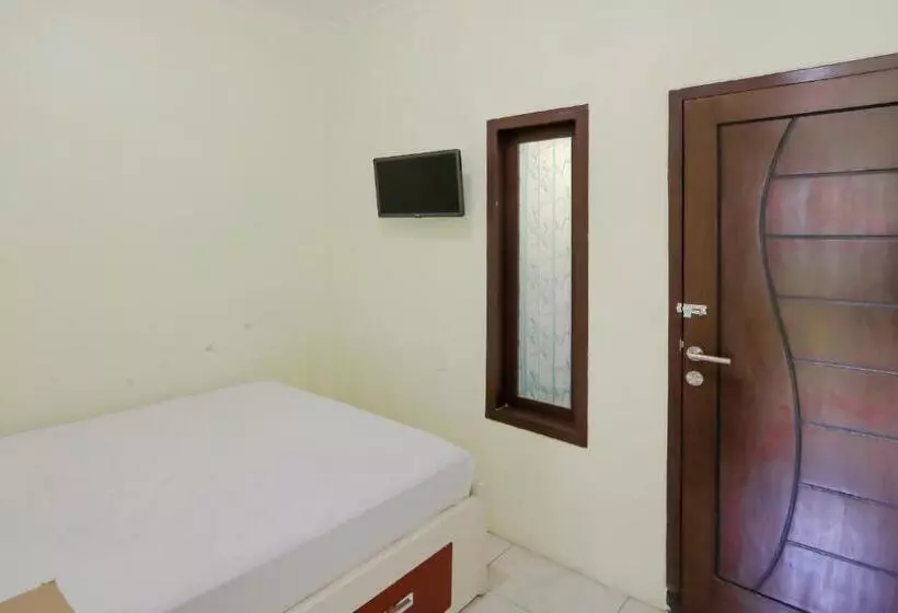 Hotelli Zulfina Homestay Syariah Mitra Reddoorz