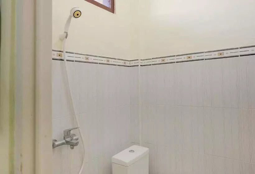 Hotelli Zulfina Homestay Syariah Mitra Reddoorz