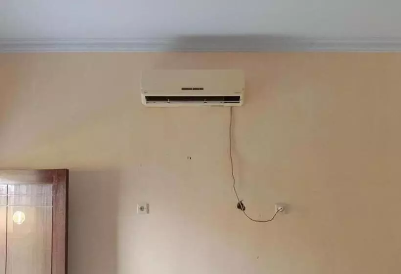 Hotelli Zulfina Homestay Syariah Mitra Reddoorz