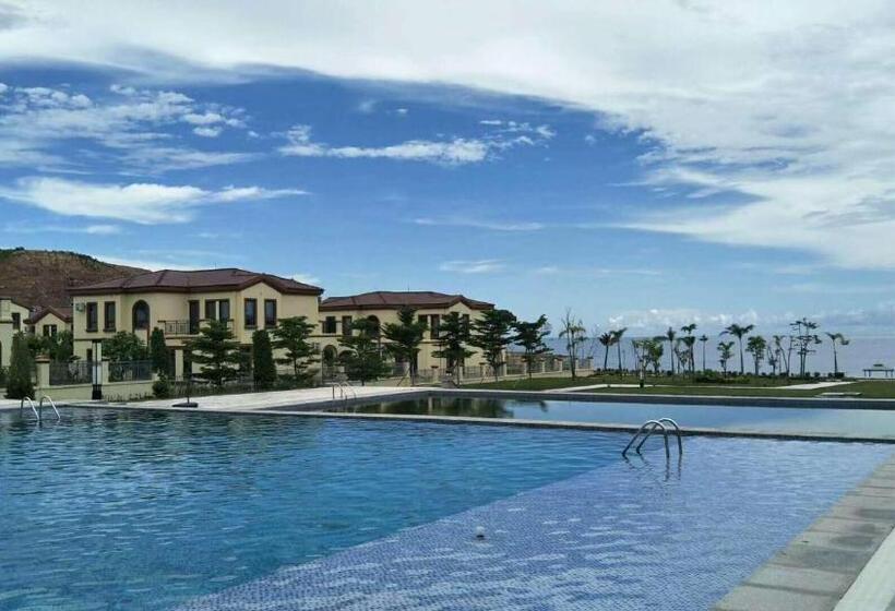 Sealong Bay Zhongqi Conifer Hotel 海龙湾中启康年酒店