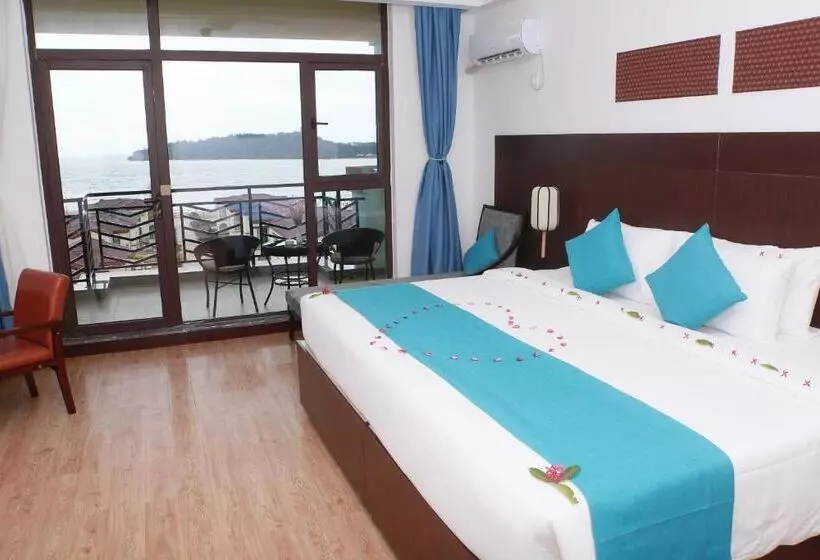 Sealong Bay Zhongqi Conifer Hotel 海龙湾中启康年酒店
