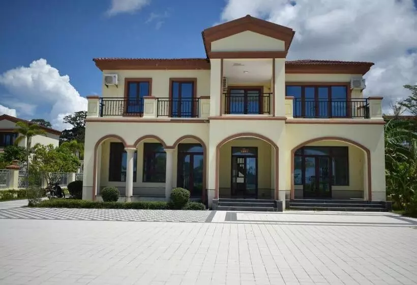 Sealong Bay Zhongqi Conifer Hotel 海龙湾中启康年酒店