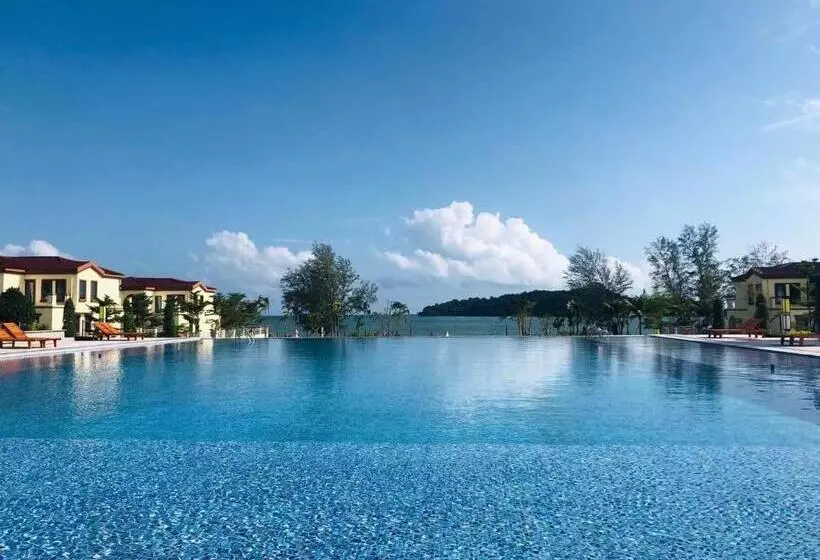 Sealong Bay Zhongqi Conifer Hotel 海龙湾中启康年酒店