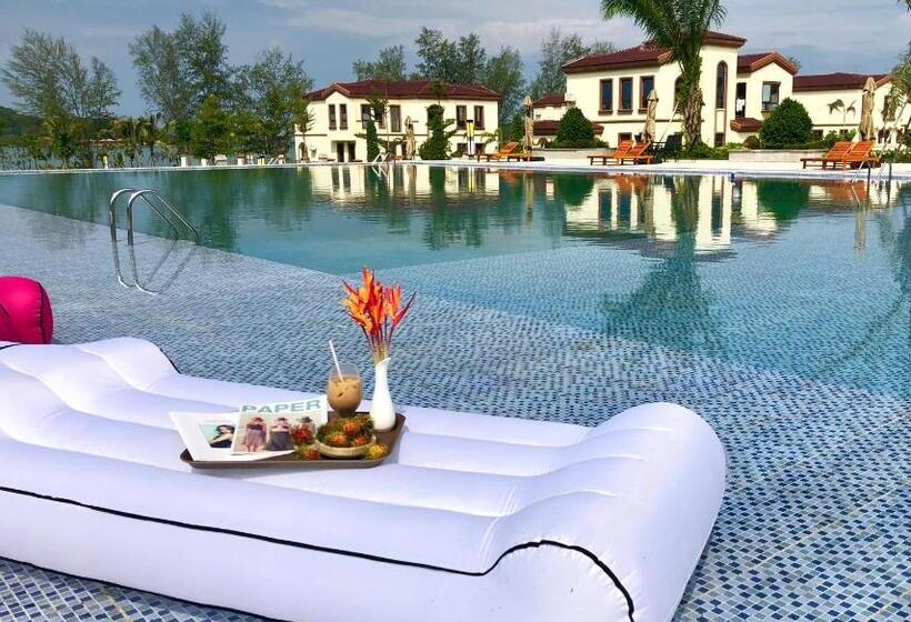 Sealong Bay Zhongqi Conifer Hotel 海龙湾中启康年酒店