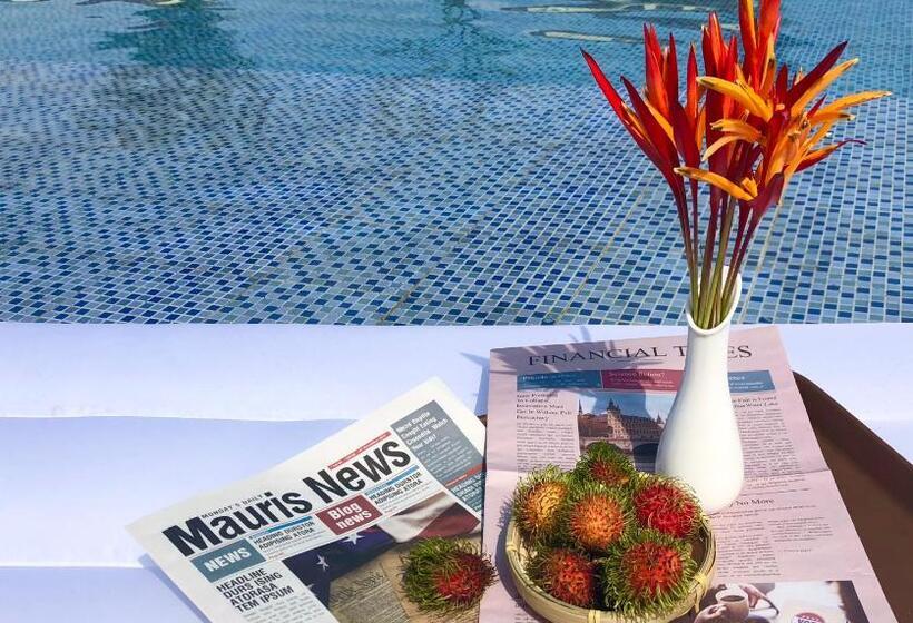 Sealong Bay Zhongqi Conifer Hotel 海龙湾中启康年酒店