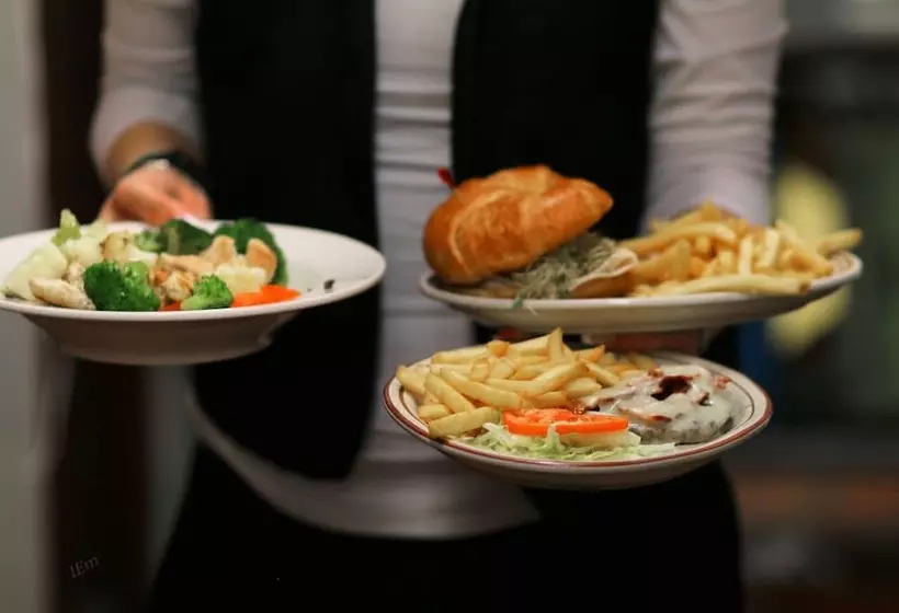 هتل Sundowner Station