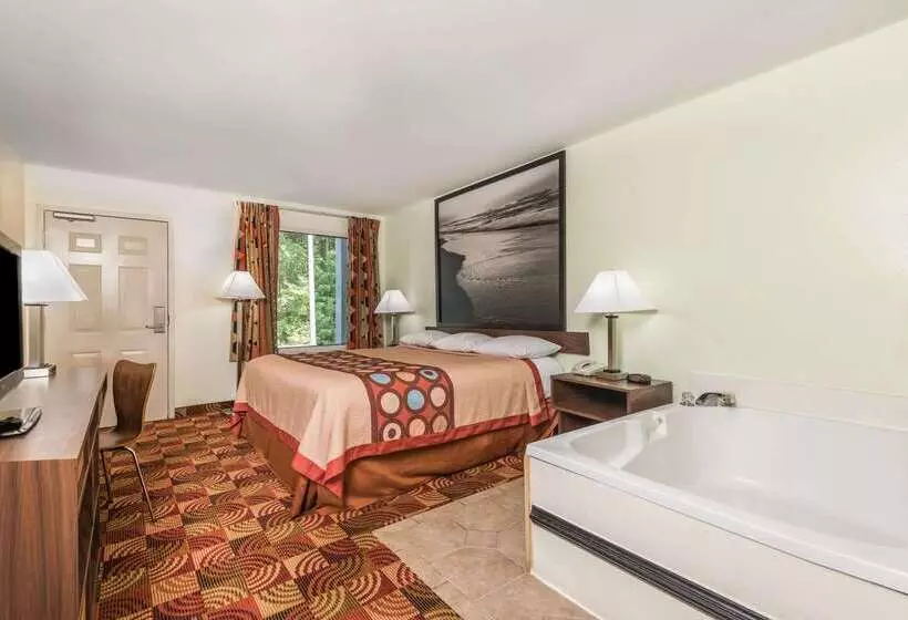 هتل Super 8 By Wyndham Fayetteville