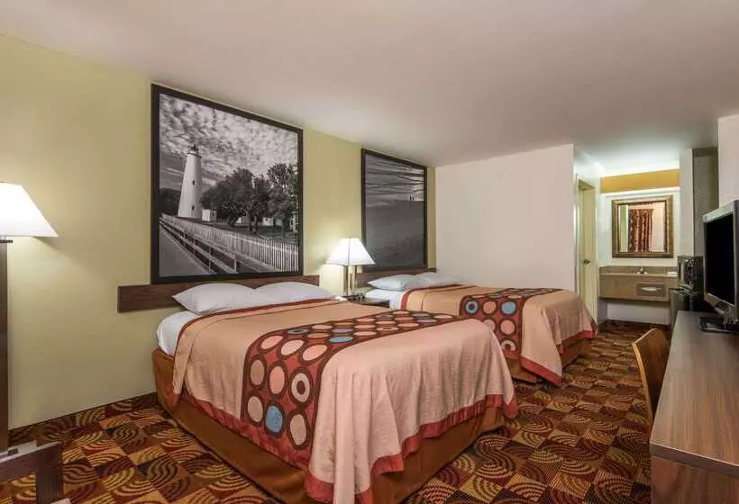 هتل Super 8 By Wyndham Fayetteville