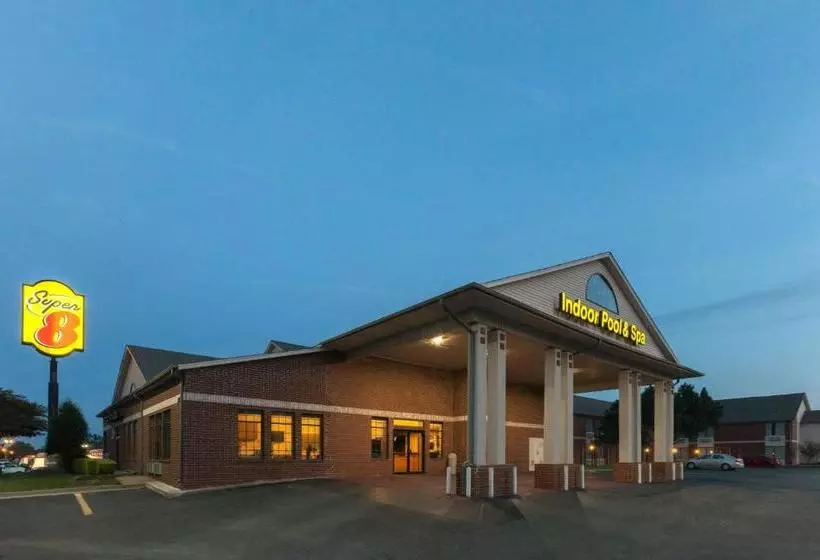 فندق Super 8 By Wyndham Tulsa/downtown/east
