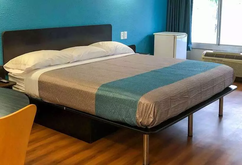 Motel 6daytona Beach, Fl  Speedway