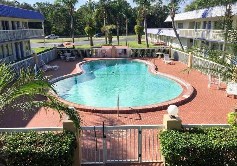 Motel 6daytona Beach, Fl  Speedway