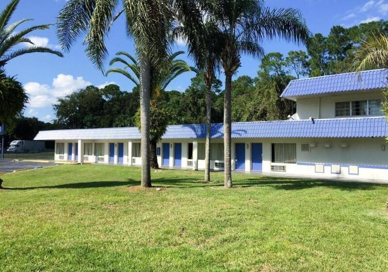 Motel 6daytona Beach, Fl  Speedway