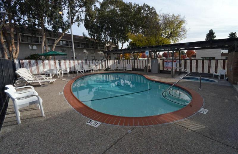 מוטל Cherry Orchard Inn