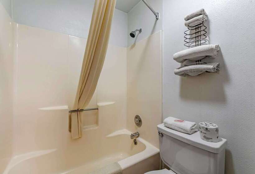 فندق على الطريق Econo Lodge La Junta