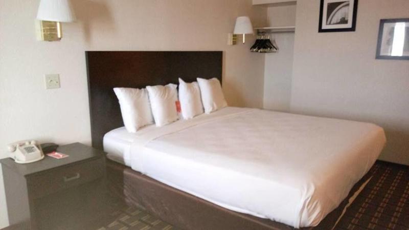 فندق على الطريق Econo Lodge La Junta