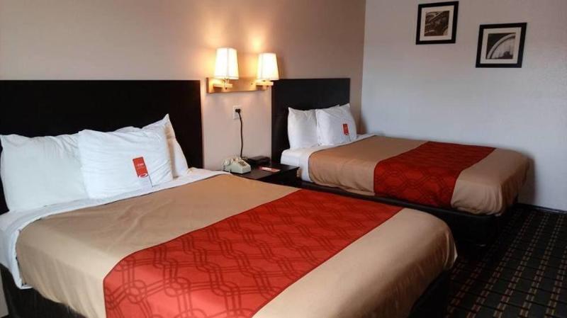 فندق على الطريق Econo Lodge La Junta