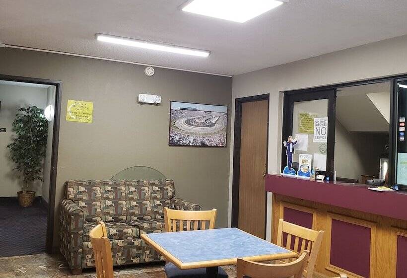 מוטל Raceway Inn