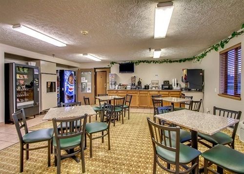 Мотель Rodeway Inn Central City