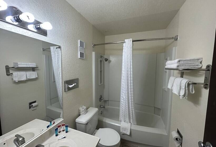 مُتل Simple Rewards Inn