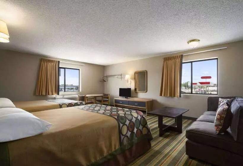 فندق على الطريق Super 8 By Wyndham Blackwell