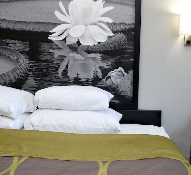 فندق على الطريق Super 8 By Wyndham Burnham/lewistown