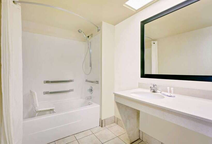 Motel Super 8 By Wyndham Byron/south Macon