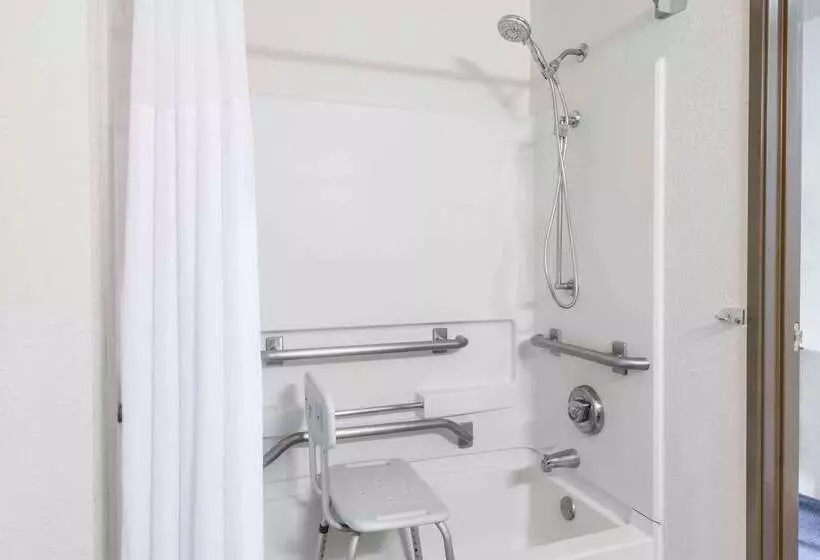 汽车旅馆  Super 8 By Wyndham Delmont