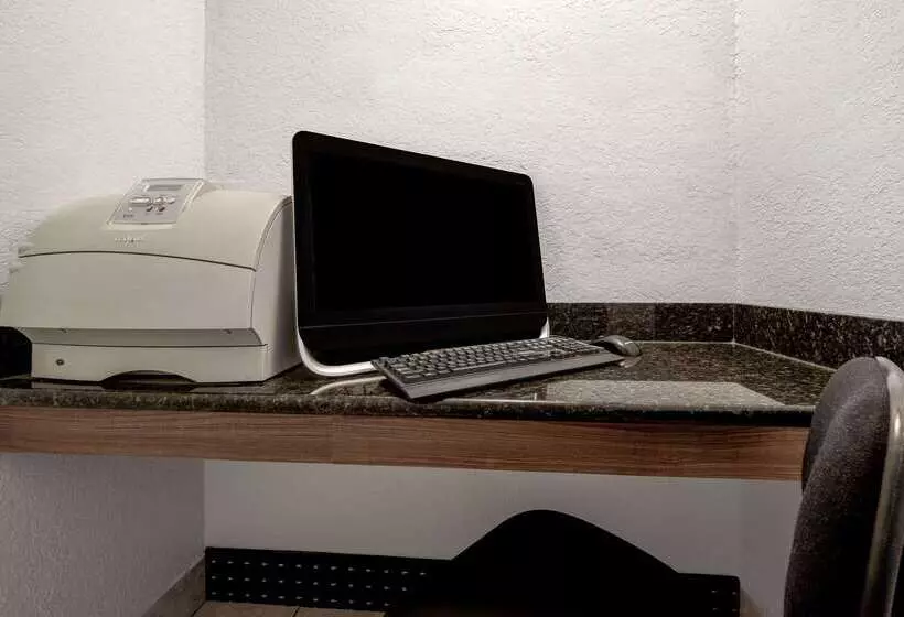 모텔 Super 8 By Wyndham Dumas Tx