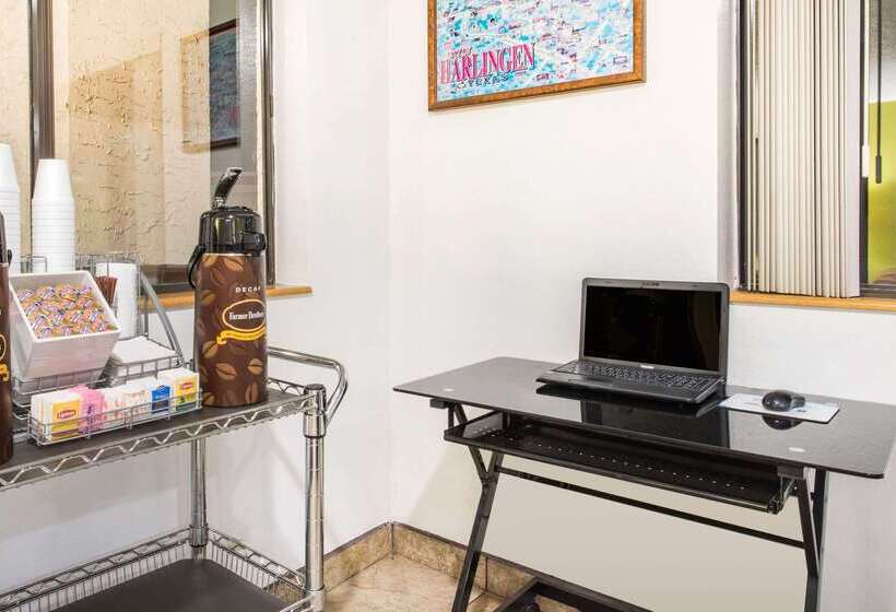 مُتل Super 8 By Wyndham Harlingen Tx