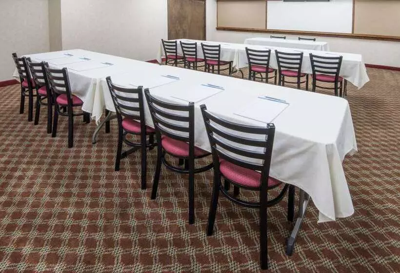 מוטל Super 8 By Wyndham Henrietta/rochester Area