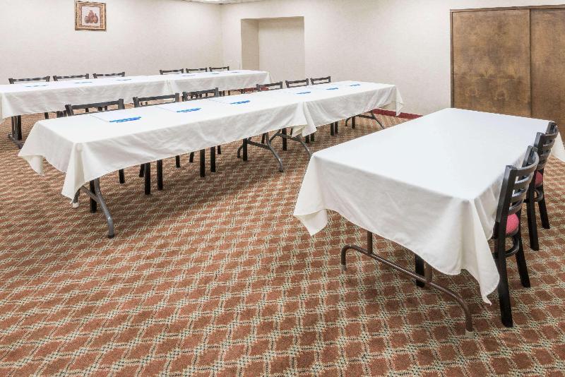 Motel Super 8 By Wyndham Henrietta/rochester Area