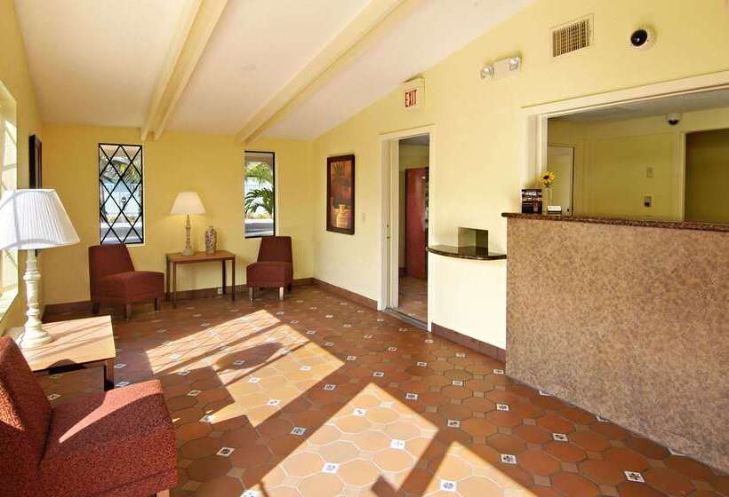 汽车旅馆 Super 8 By Wyndham Lantana West Palm Beach