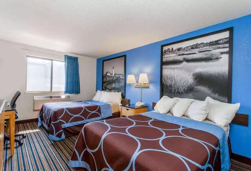 فندق على الطريق Super 8 By Wyndham Lewiston Auburn Area