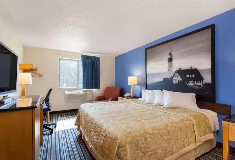 فندق على الطريق Super 8 By Wyndham Lewiston Auburn Area