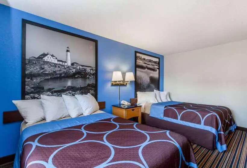 فندق على الطريق Super 8 By Wyndham Lewiston Auburn Area